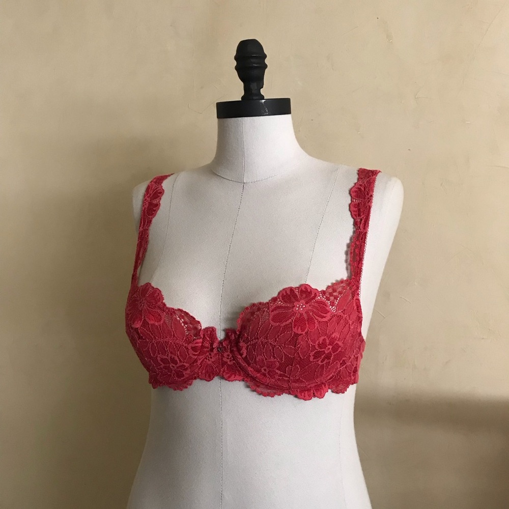 Vintage Victoria’s Secret Lace Bra
